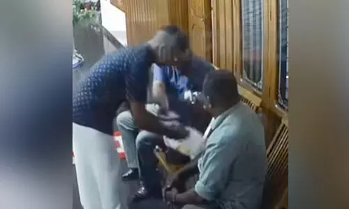 പീച്ചിയിലെ മർദനം: വധശ്രമത്തിനും പോക്സോ നിയമപ്രകാരവും കേസ്​ എടുക്കുമെന്ന്​ ഭീഷണി, അഞ്ച്​ ലക്ഷം നൽകിയെന്ന് പരാതി; കേസൊതുക്കാനും പൊലീസ്​ ഇടപെടൽ