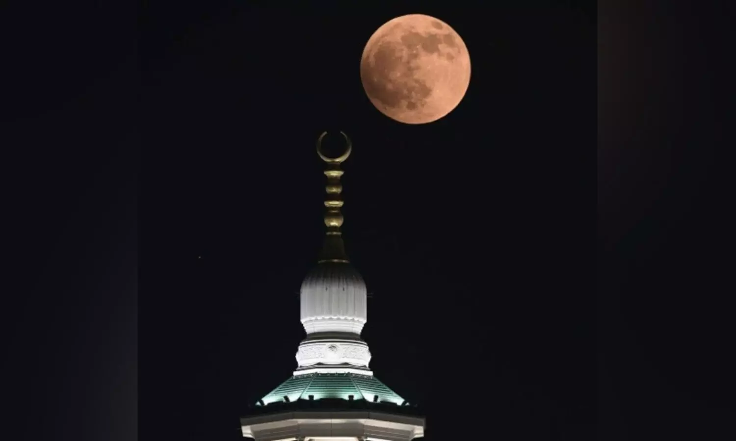 പൂർണ ചന്ദ്രഗ്രഹണത്തിന് സൗദി അറേബ്യയും സാക്ഷ്യംവഹിച്ചു