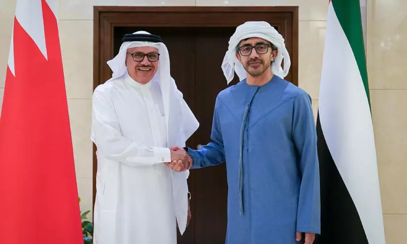 യു.എ.ഇ ഉപപ്രധാനമന്ത്രിയുമായി കൂടിക്കാഴ്ച നടത്തി ബഹ്റൈൻ വിദേശകാര്യ മന്ത്രി യു.എ.ഇ ഉപപ്രധാനമന്ത്രിയുമായി കൂടിക്കാഴ്ച നടത്തി ബഹ്റൈൻ വിദേശകാര്യ മന്ത്രി