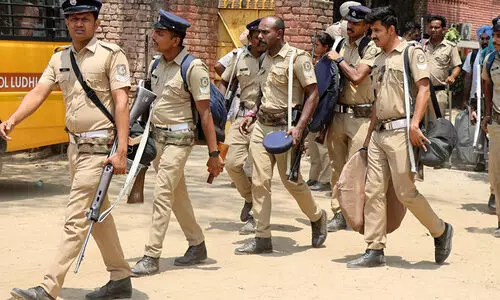 വഴിപാടായി ഡി.ജി.പിമാരുടെ സർക്കുലറുകൾ; ‘കാക്കി’ കൈയൂക്കിൽ നാണംകെട്ട് സർക്കാർ