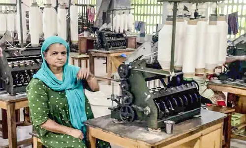 പ്രതീക്ഷയുടെ നൂലിഴ തീർത്ത് മണ്ണഞ്ചേരി ഖാദി യൂനിറ്റ്