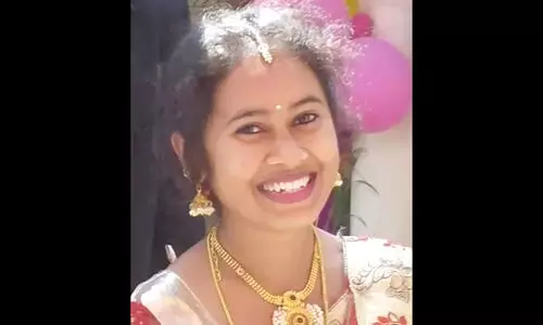 ബൈക്കുകൾ കൂട്ടിയിടിച്ച് തെറിച്ചുവീണ യുവതി ബസ് കയറി മരിച്ചു