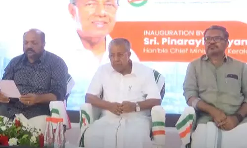 ‘ചിലത് പറയാൻ തോന്നുന്നുണ്ട്, പറയാതെ ഇരിക്കുകയാണ് ഞാൻ...’ -പരിപാടിയിൽ ആള് കുറഞ്ഞതിന് സംഘാടകർക്കെതിരെ മുഖ്യമന്ത്രി