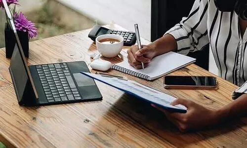 സ്വകാര്യ മേഖലയിലെ റിമോട്ട് വർക്ക് സിസ്റ്റം; മാർഗ നിർദ്ദേശങ്ങളുമായി​ ഒമാൻ തൊഴിൽ മന്ത്രാലയം