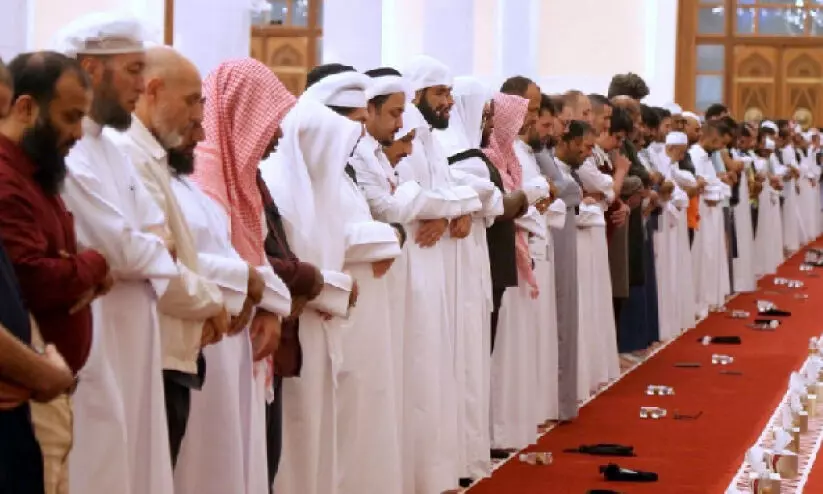 ചന്ദ്രഗ്രഹണം; മസ്ജിദുകളിൽ ഗ്രഹണ നമസ്കാരം നിർവഹിച്ചു ചന്ദ്രഗ്രഹണം; മസ്ജിദുകളിൽ ഗ്രഹണ നമസ്കാരം നിർവഹിച്ചു