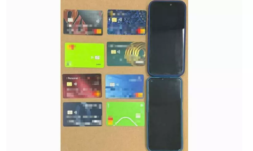 ബാങ്ക് കാർഡ് മോഷണം പോയാൽ ഉടൻ ബാങ്കിനെ അറിയിക്കണം ബാങ്ക് കാർഡ് മോഷണം പോയാൽ ഉടൻ ബാങ്കിനെ അറിയിക്കണം