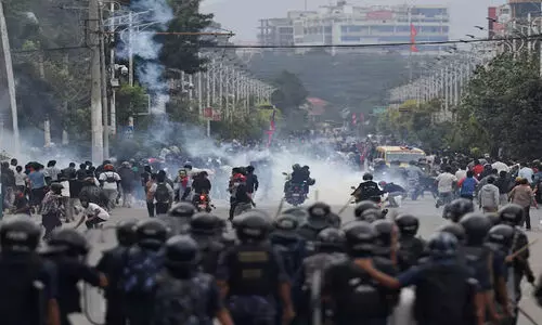 ‘ജെൻ സി’ പ്രക്ഷോഭം; ഒടുവിൽ മുട്ടുമടക്കി നേപ്പാൾ, സമൂഹമാധ്യമ നിരോധനം നീക്കി