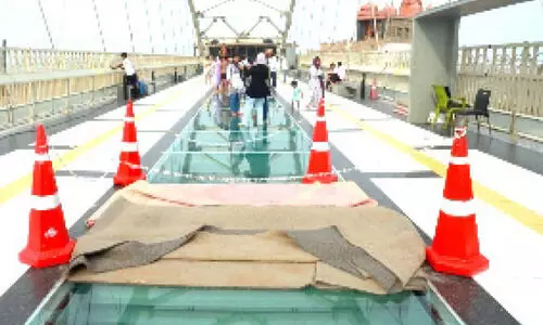 കന്യാകുമാരി കണ്ണാടിപ്പാലത്തിൽ വിള്ളൽ; പരിഭ്രാന്തി വേണ്ടെന്ന്​ അധികൃതർ