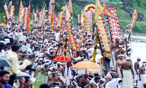 ആ​റ​ന്മു​ള വ​ള്ളം​ക​ളി; ച​രി​ത്ര​വും ഐ​തി​ഹ്യ​വും