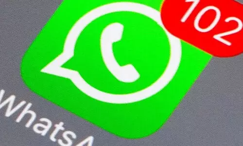 വാട്സ്ആപ്പ് വെബ് സ്ക്രോൾ ചെയ്യാൻ സാധിക്കുന്നില്ലെന്ന് പരാതി പ്രളയം; കാരണമിതാകാമെന്ന് ടെക്നോളജി ട്രാക്കർമാർ