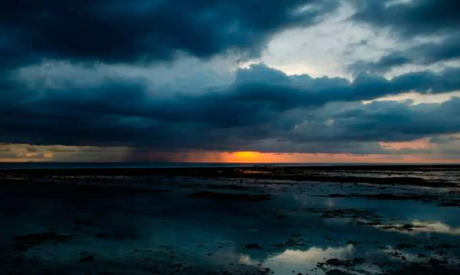 ശ​നി​യാ​ഴ്ച​വ​രെ ഒ​റ്റ​പ്പെ​ട്ട മ​ഴ​ക്ക് സാ​ധ്യ​ത