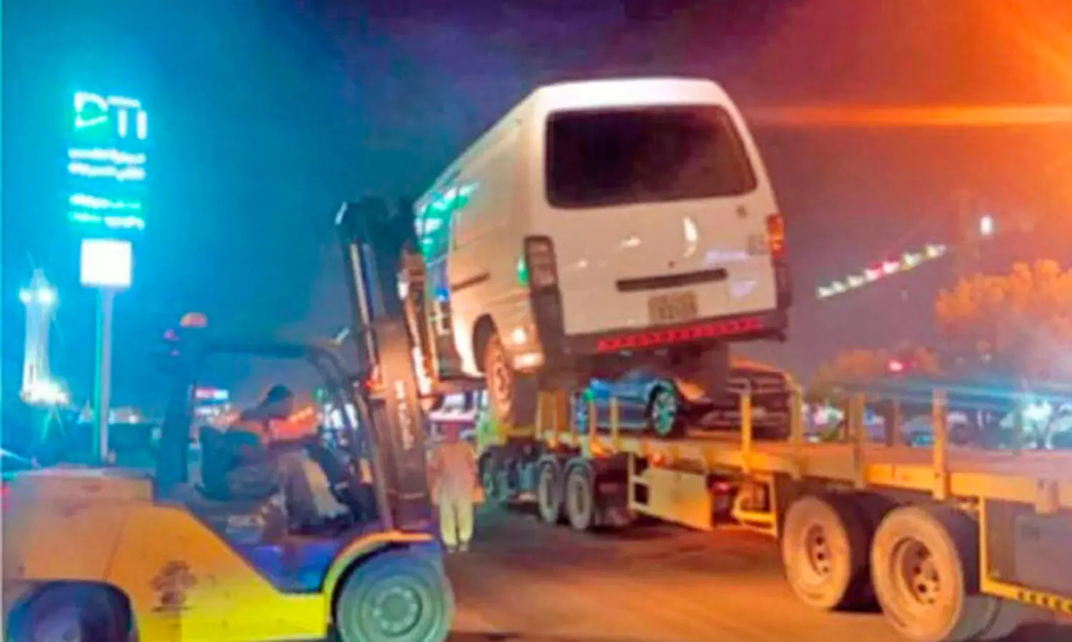 പൊ​തു​സ്ഥ​ല​ങ്ങ​ളി​ൽ വാ​ഹ​ന​ങ്ങ​ൾ പാ​ർ​ക്ക് ചെ​യ്യു​ന്ന​വ​ർ ശ്ര​ദ്ധി​ക്കു​ക