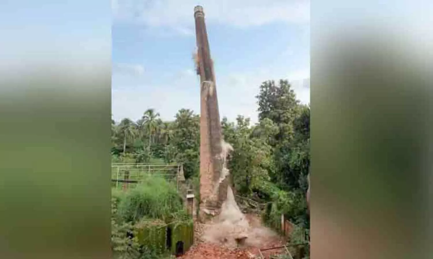 പുകക്കുഴൽ പൊളിച്ചുനീക്കി; മേലാറ്റൂരിന്റെ ഓട്ടുകമ്പനി ഇനി ​ഓർമ