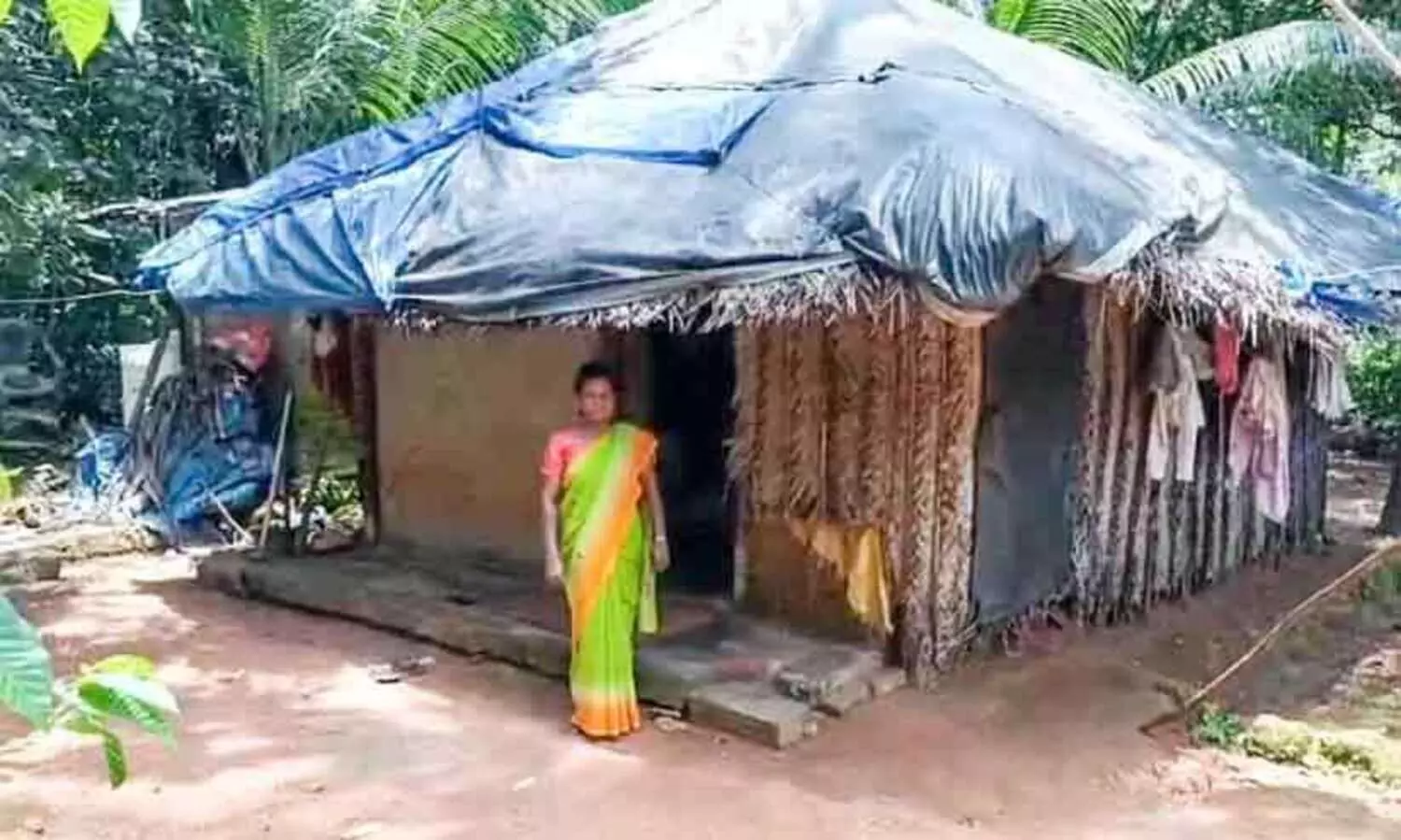 ഭൂമി കിട്ടിയെങ്കിലും പട്ടയമില്ല; തകർന്ന കുടിലിൽ നെടുവീർപ്പുമായി ഒരു കുടുംബം
