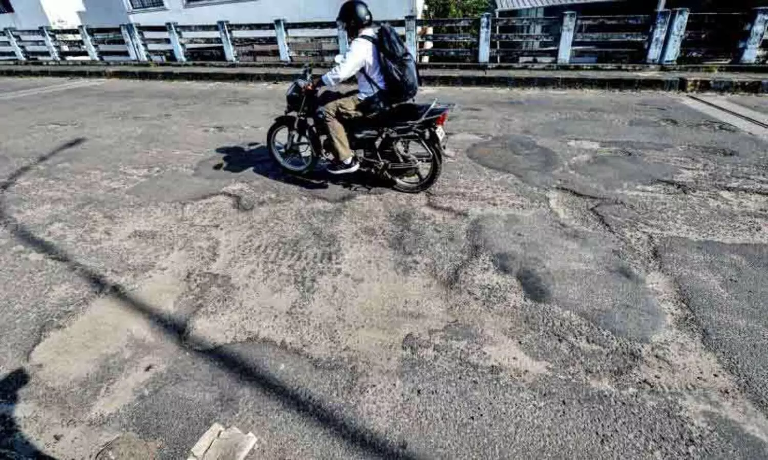 വല്ലാത്തൊരു പാലം... ഇത് പുല്ലേപ്പടി പാലം