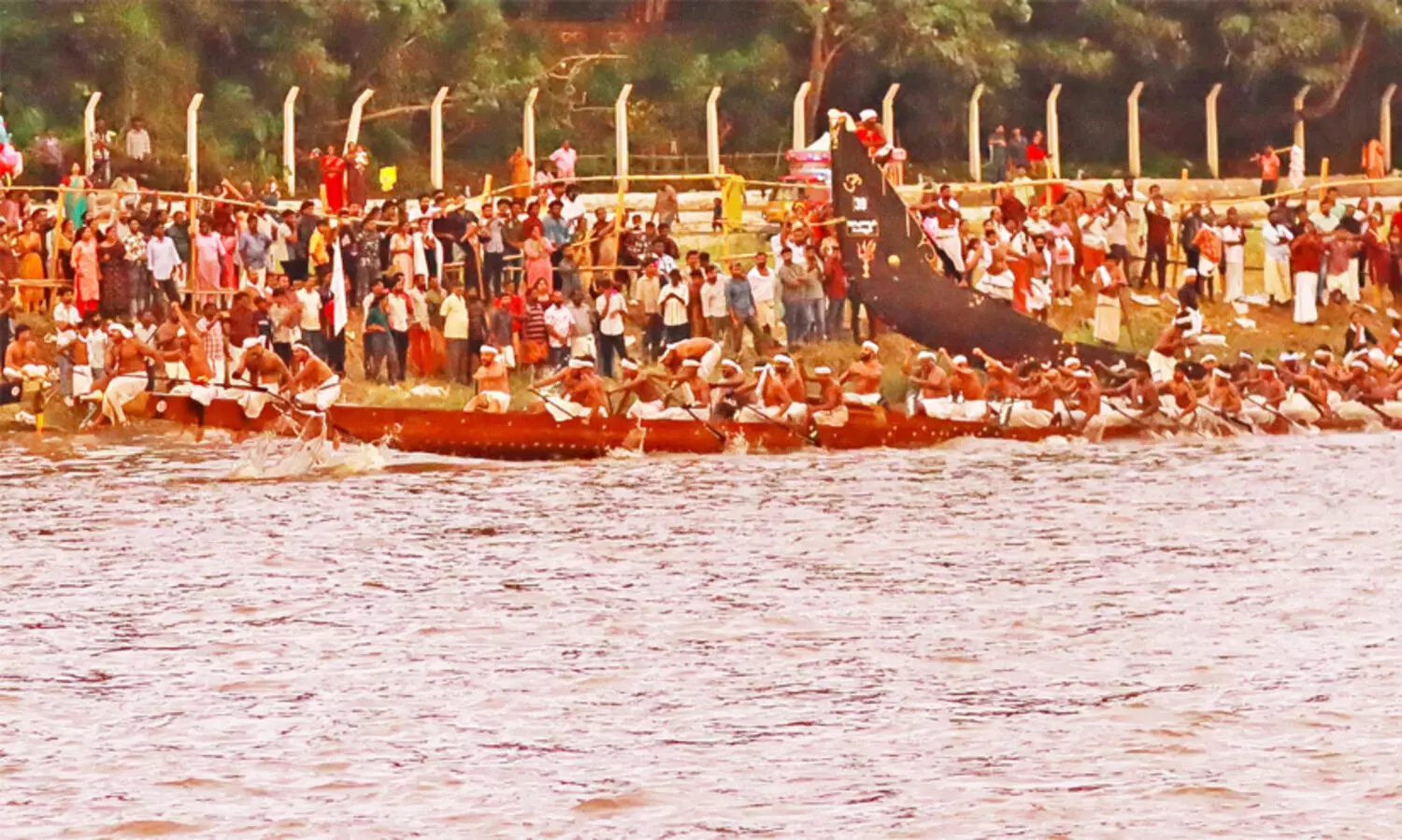 Aranmula Uthrattathi Boat Race