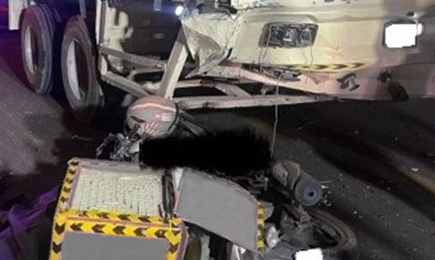 ദുബൈ ശൈഖ്​ സായിദ്​ റോഡിൽ വാഹനാപകടം; ബൈക്ക്​ യാത്രികൻ മരിച്ചു