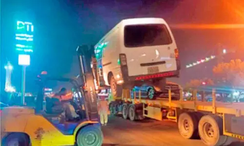 പൊ​തു​സ്ഥ​ല​ങ്ങ​ളി​ൽ വാ​ഹ​ന​ങ്ങ​ൾ പാ​ർ​ക്ക് ചെ​യ്യു​ന്ന​വ​ർ ശ്ര​ദ്ധി​ക്കു​ക