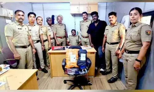 ക​ഞ്ചാ​വു​മാ​യി കോ​ട്ട​യം സ്വ​ദേ​ശി പി​ടി​യി​ൽ