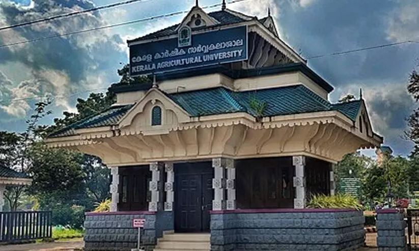 കാർഷിക സർവകലാശാല ഫീസ് വർധന; വി.സിയെ തടഞ്ഞ് എസ്.എഫ്.ഐ കാർഷിക സർവകലാശാല ഫീസ് വർധന; വി.സിയെ തടഞ്ഞ് എസ്.എഫ്.ഐ