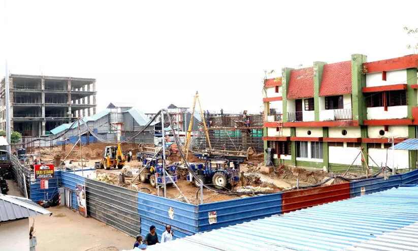 നിർമാണ പ്രവർത്തനം: കൊല്ലം റെയിൽവേ സ്റ്റേഷനിൽ ഇന്നുമുതൽ കടുത്ത നിയന്ത്രണം നിർമാണ പ്രവർത്തനം: കൊല്ലം റെയിൽവേ സ്റ്റേഷനിൽ ഇന്നുമുതൽ കടുത്ത നിയന്ത്രണം