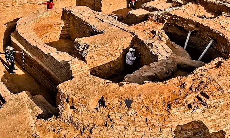 വിദർഭയിൽ 3000 വർഷം മുമ്പ് ജീവിച്ചിരുന്ന നഗരവത്കൃത സമൂഹത്തിന്റെ തെളിവുകൾ; കുമ്മായ നിർമാണ കളങ്ങൾ, ഇരുമ്പ് ഉപകരണങ്ങൾ, ആഭരണങ്ങൾ, നിറങ്ങൾ ചാലിച്ച മൺപാത്രങ്ങൾ, ശില്പങ്ങൾ, ബ്രാഹ്മി ലിപി വിദർഭയിൽ 3000 വർഷം മുമ്പ് ജീവിച്ചിരുന്ന നഗരവത്കൃത സമൂഹത്തിന്റെ തെളിവുകൾ; കുമ്മായ നിർമാണ കളങ്ങൾ, ഇരുമ്പ് ഉപകരണങ്ങൾ, ആഭരണങ്ങൾ, നിറങ്ങൾ ചാലിച്ച മൺപാത്രങ്ങൾ, ശില്പങ്ങൾ, ബ്രാഹ്മി ലിപി