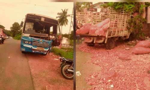 ഉള്ളിക്കച്ചവടം നടത്തിക്കൊണ്ടിരുന്ന പിക്കപ്പ് വാനിലേക്ക് ബസ് ഇടിച്ച് കയറി വാഹനങ്ങൾ തകർന്നു; വൻ ദുരന്തം ഒഴിവായി
