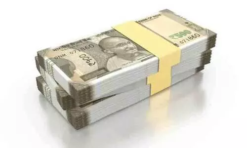 ഇന്ത്യൻ രൂപക്ക് വീണ്ടും ഇടിവ്; നേട്ടമാക്കി പ്രവാസികൾ