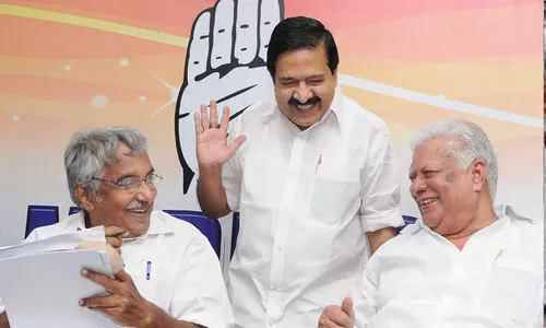 ‘തങ്കച്ചനെ സിറിയയിലെ സ്ഥാനപതിയാക്കാമെന്ന് സോണിയ ഗാന്ധി നിർദേശിച്ചിരുന്നു, ഈ നാട്ടില് നിന്നാല് മതിയെന്നായിരുന്നു അദ്ദേഹത്തിന്റെ മറുപടി’ ‘തങ്കച്ചനെ സിറിയയിലെ സ്ഥാനപതിയാക്കാമെന്ന് സോണിയ ഗാന്ധി നിർദേശിച്ചിരുന്നു, ഈ നാട്ടില് നിന്നാല് മതിയെന്നായിരുന്നു അദ്ദേഹത്തിന്റെ മറുപടി’