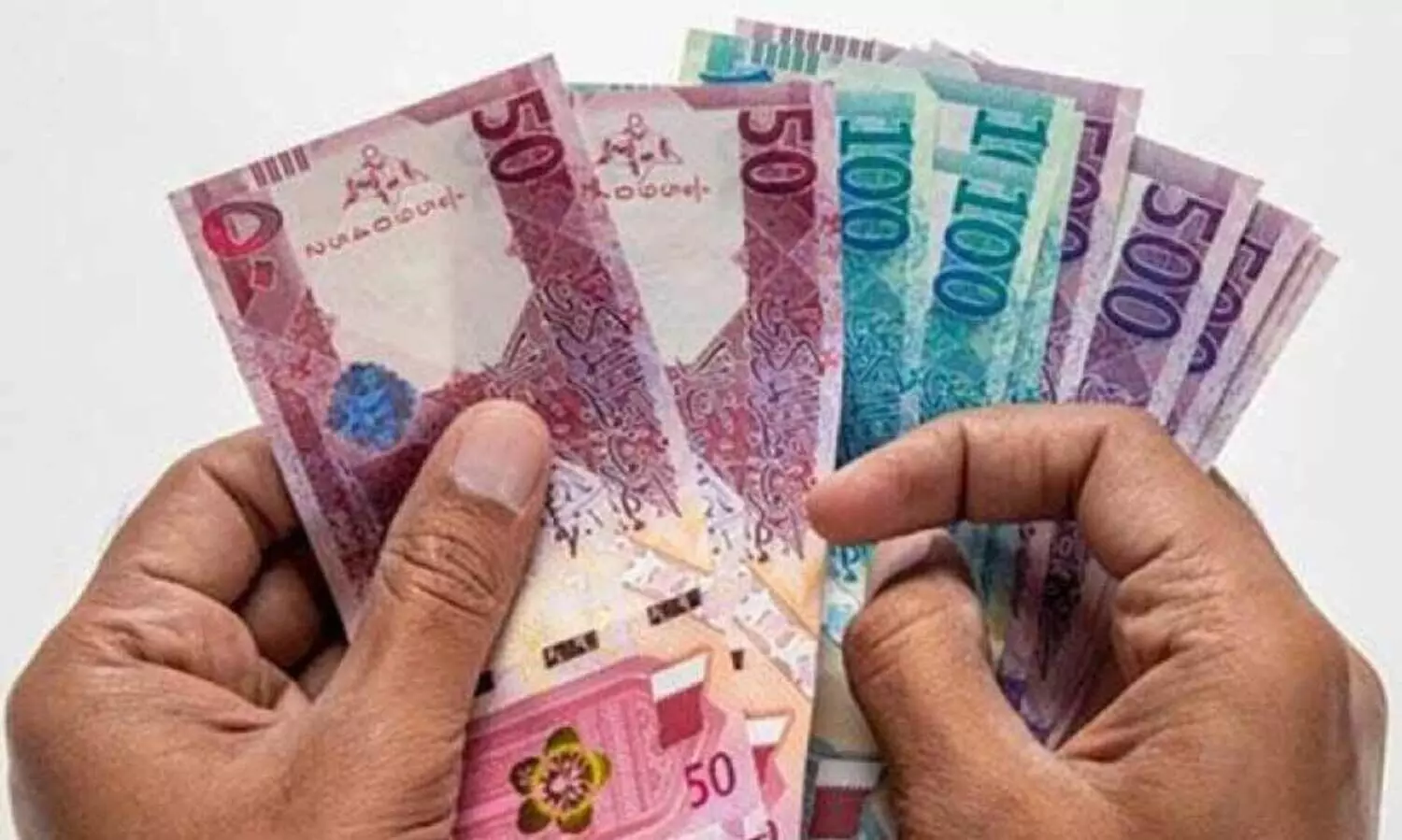 ഇ​ന്ത്യ​ൻ രൂ​പ​ക്ക് വീ​ണ്ടും ഇ​ടി​വ്