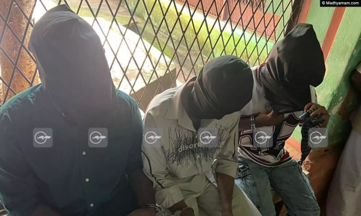 വിദ്യാർഥി സംഘർഷത്തിൽ അറസ്റ്റിലായ കെ.എസ്.യു പ്രവർത്തകരെ മുഖംമൂടിയും വിലങ്ങും അണിയിച്ച് കോടതിയിൽ ഹാജരാക്കി, വിവാദം