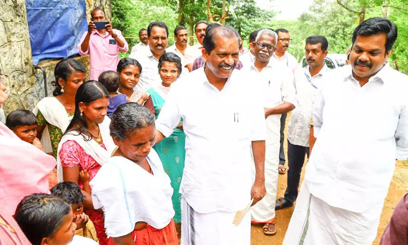 മൂഴിയാറിലെ പട്ടികവർഗ കുടുംബങ്ങളുടെ പുനരധിവാസം, നാലേക്കര് ഭൂമി ലഭ്യമാക്കും -മന്ത്രി ഒ.ആര്. കേളു മൂഴിയാറിലെ പട്ടികവർഗ കുടുംബങ്ങളുടെ പുനരധിവാസം, നാലേക്കര് ഭൂമി ലഭ്യമാക്കും -മന്ത്രി ഒ.ആര്. കേളു