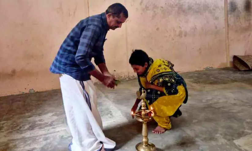 കലാമണ്ഡലത്തിൽ മിഴാവ് മേളം പഠിക്കാൻ സ്ത്രീ സാന്നിധ്യം