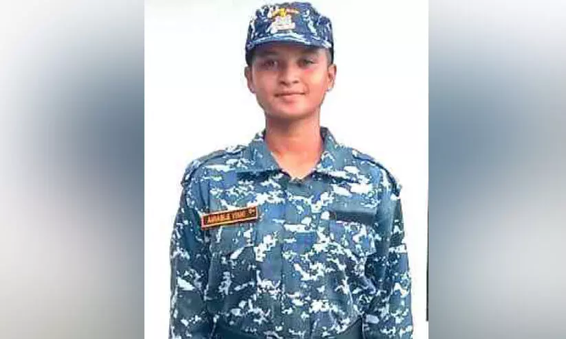 നാ​വി​ക​സേ​ന​യി​ൽ പ്ര​വേ​ശ​നം നേ​ടി ഏ​മ​ൽ എ​ബി​ൾ