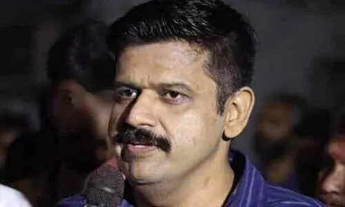 രാഹുലിനെതിരായ കേസ്: പരാതിക്കാരിയെ വെളിപ്പെടുത്തുന്ന ഒരു പരാമർശവും എന്റെ ഭാഗത്തുനിന്ന് ഉണ്ടായിട്ടില്ല -സന്ദീപ് വാര്യർ