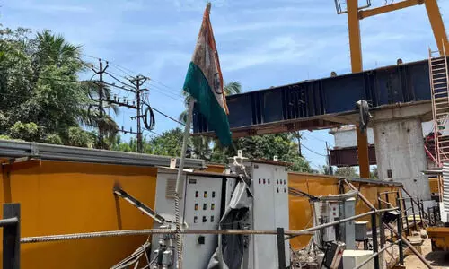 ഉയരപ്പാത നിര്‍മാണ സ്ഥലത്ത് അഴുക്കുപുരണ്ട ദേശീയപതാക: പൊലീസ് അന്വേഷണം തുടങ്ങി