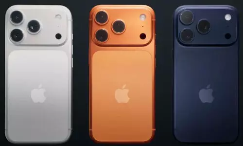 ഇത് മടങ്ങിത്തുടങ്ങുമ്പോൾ ഞങ്ങളെ അറിയിക്കൂ....... ആപ്പിളിനെ വീണ്ടും കളിയാക്കി സാംസങ്