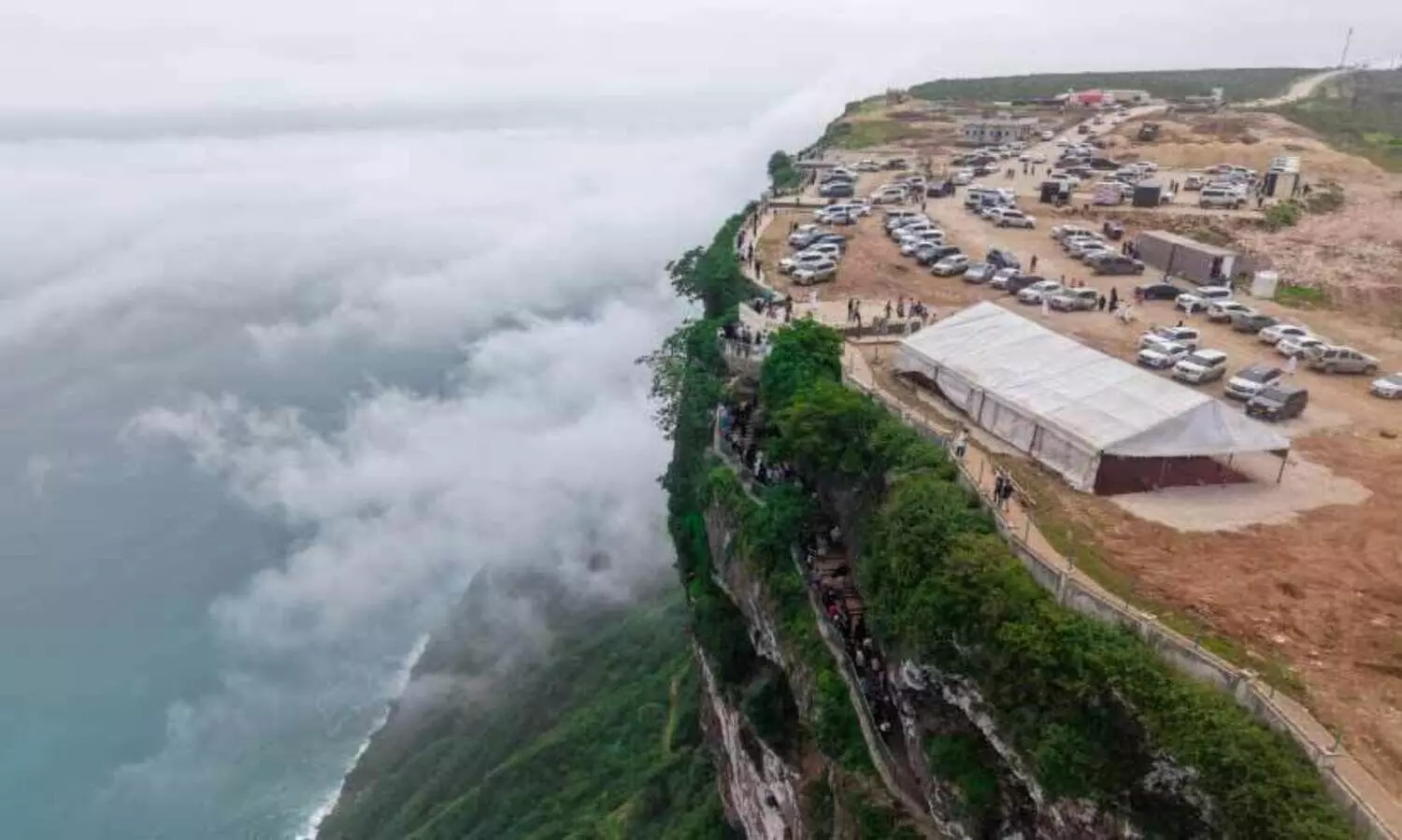 10 ല​ക്ഷ​ത്തി​ല​ധി​കം സ​ന്ദ​ർ​ശ​ക​ർ; ‘ലോ​ക’​ഹി​റ്റി​ലേ​ക്ക് ഖ​രീ​ഫ്