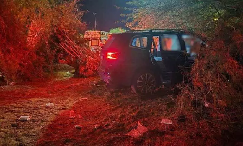 വാ​ഹ​ന​ങ്ങ​ൾ കൂ​ട്ടി​യി​ടി​ച്ച് ര​ണ്ടു മ​ര​ണം, നാ​ലു പേ​ർ​ക്ക് പ​രി​ക്ക്