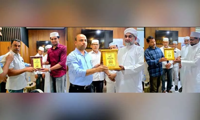 കെ.എം.സി.സി ആദരവ് നൽകി