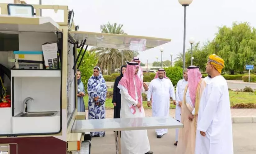 അറേബ്യൻ പുള്ളിപ്പുലി സംരക്ഷണം; ഒമാൻ ആദ്യത്തെ മൊബൈൽ വെറ്ററിനറി ക്ലിനിക് ആരംഭിച്ചു അറേബ്യൻ പുള്ളിപ്പുലി സംരക്ഷണം; ഒമാൻ ആദ്യത്തെ മൊബൈൽ വെറ്ററിനറി ക്ലിനിക് ആരംഭിച്ചു