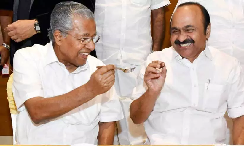 മുഖ്യമന്ത്രി പിണറായി വിജയനോടൊപ്പം വി.ഡി. സതീശൻ