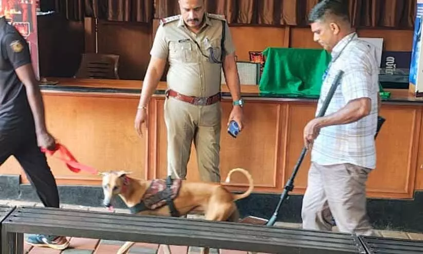Bomb threat at Kadampuzha temple Bomb threat at Kadampuzha temple