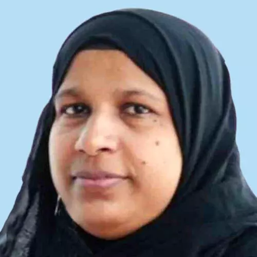 നാ​യ് കു​റു​കെ ചാ​ടി; ബൈ​ക്ക് മ​റി​ഞ്ഞ് വീ​ട്ട​മ്മ മ​രി​ച്ചു