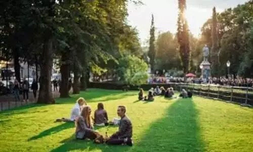 എല്ലാ വാതിലുകളും ഇന്ത്യക്കാർക്കായി തുറന്നിട്ട് ഫിൻലൻഡ്; ലോകത്തിലെ ഏറ്റവും സന്തോഷമുള്ള രാജ്യത്തേക്ക് പോകാൻ ബാഗുകൾ പായ്ക്ക് ചെയ്തോളൂ... എല്ലാ വാതിലുകളും ഇന്ത്യക്കാർക്കായി തുറന്നിട്ട് ഫിൻലൻഡ്; ലോകത്തിലെ ഏറ്റവും സന്തോഷമുള്ള രാജ്യത്തേക്ക് പോകാൻ ബാഗുകൾ പായ്ക്ക് ചെയ്തോളൂ...