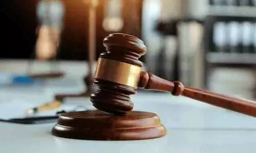 വീട്ടിൽ മോഷണം; ജോലിക്കാരിക്കും ആൺസുഹൃത്തിനും തടവ്​ ശിക്ഷ