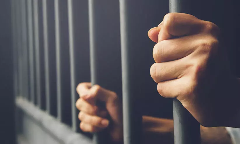 യു.​കെ​യി​ൽ അ​മ്മ​യെ കൊ​ന്ന ഇ​ന്ത‍്യ​ക്കാ​ര​ന് 15 വ​ർ​ഷം ത​ട​വ്