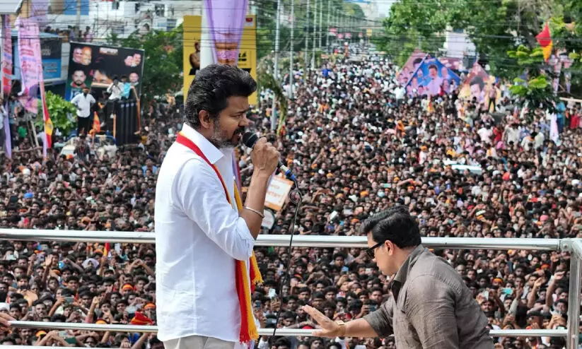 ഡി.എം.കെക്കെതിരെ വിജയ്