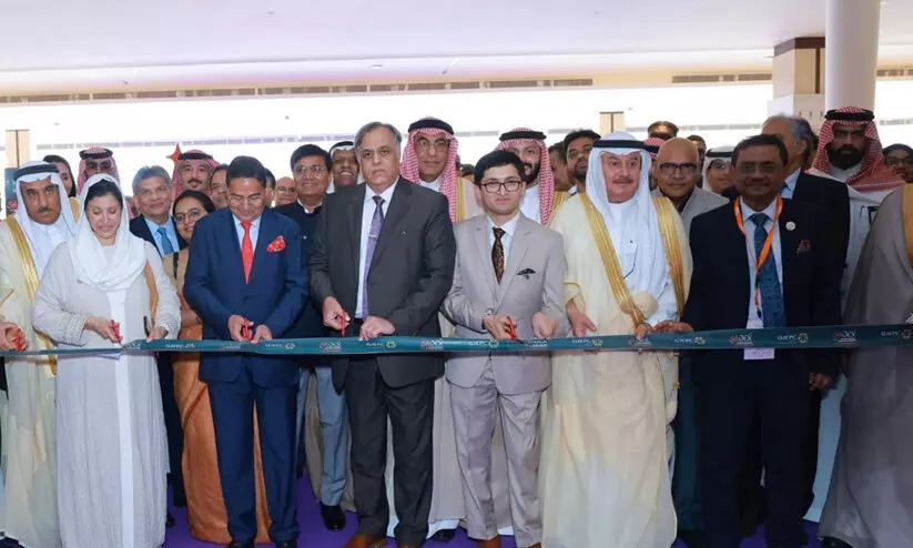 സാജെക്സ് 2025; ഇന്ത്യാ-സൗദി വ്യാപാരബന്ധം ഊട്ടിഉറപ്പിച്ച് ജിദ്ദയിൽ നടന്ന മൂന്ന് ദിന സംയുക്ത ജ്വല്ലറി പ്രദര്ശനം ശ്രദ്ധേയമായി സാജെക്സ് 2025; ഇന്ത്യാ-സൗദി വ്യാപാരബന്ധം ഊട്ടിഉറപ്പിച്ച് ജിദ്ദയിൽ നടന്ന മൂന്ന് ദിന സംയുക്ത ജ്വല്ലറി പ്രദര്ശനം ശ്രദ്ധേയമായി