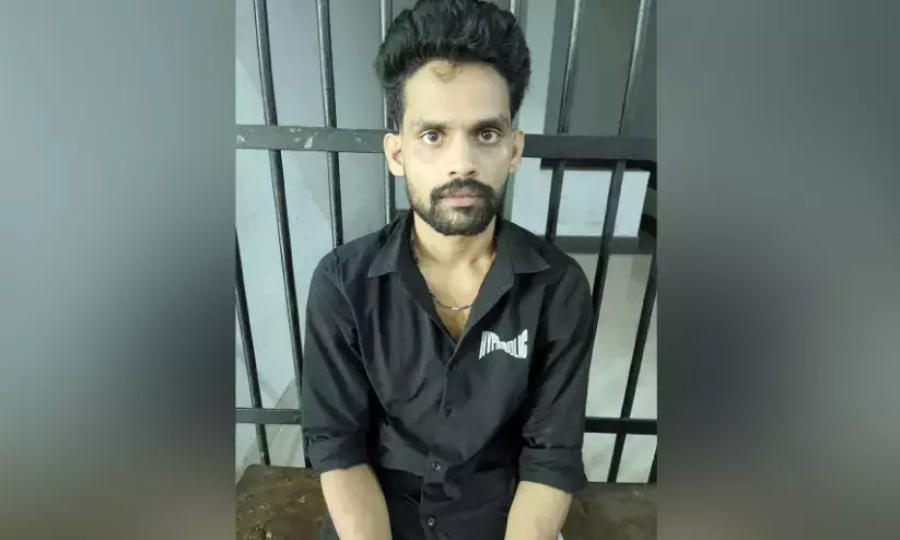 വീട്ടിൽ വിൽപനക്ക് സൂക്ഷിച്ച കഞ്ചാവ് ശേഖരം പിടികൂടി; ഒരാൾ അറസ്റ്റിൽ